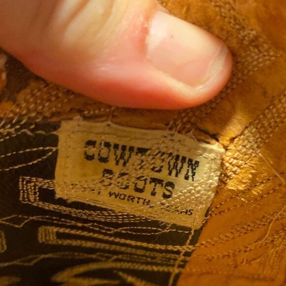 Vintage Cowboy custom cognac boots with 5 stitch accent. Size W 9.5 - Picture 14 of 16